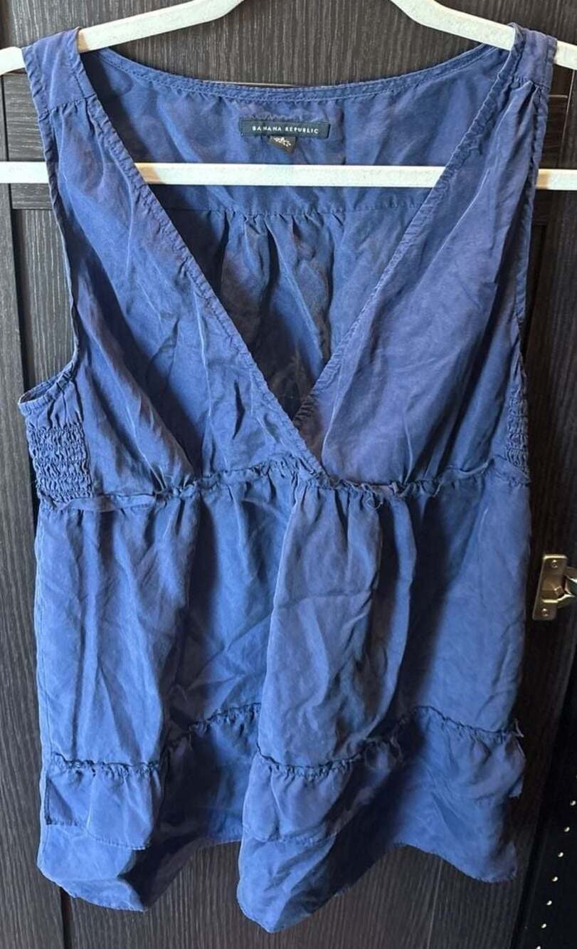 Banana Republic Women's 100% Silk V-Neck Tiered Babydoll Tank Top Navy Blue Size